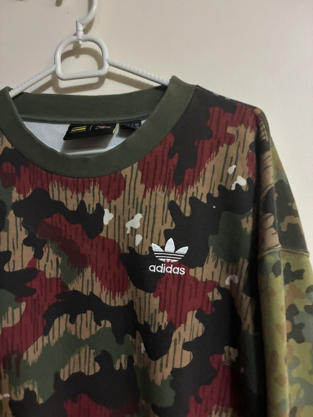 Adidas × Pharrell Adidas Originals x Pharrell Williams Hu Hiking Camo Crewneck Size US S / EU 44-46 / 1 - 3 Thumbnail