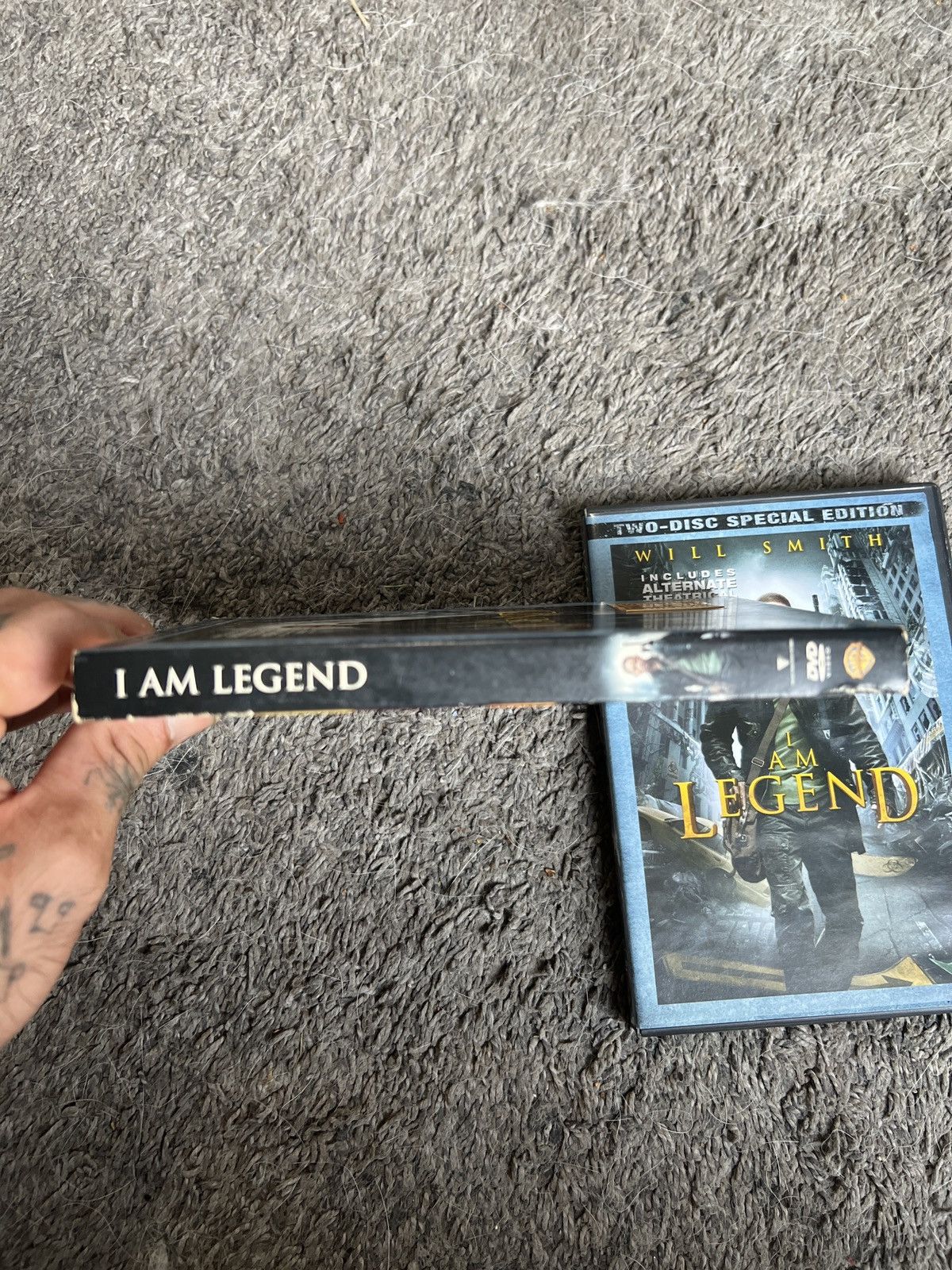 Warner Bros I Am Legend (DVD) Size ONE SIZE - 3 Thumbnail