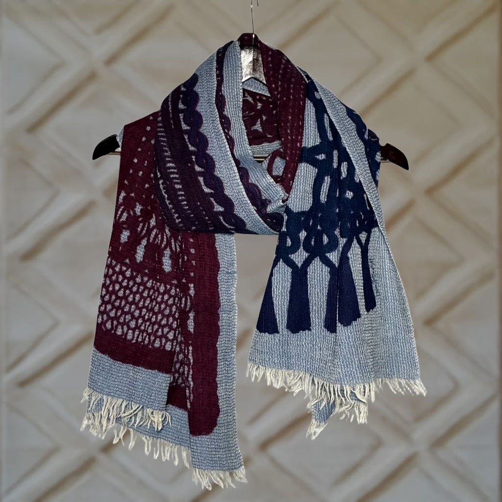 Vintage InouiToosh Scarf Women OS Wool Burgundy Navy Blue Fringed Wrap Size ONE SIZE - 1 Thumbnail