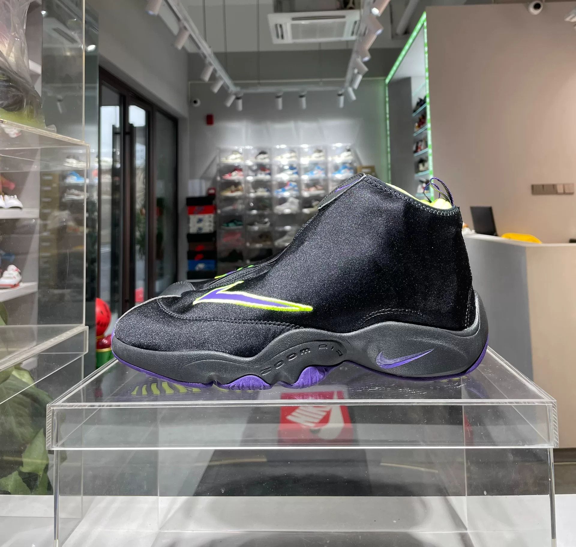Nike Nike ZOOM FLIGHT98 Purple Lowtop Sneakers 44 Men Size US 10.5 / EU 43-44 - 1 Thumbnail