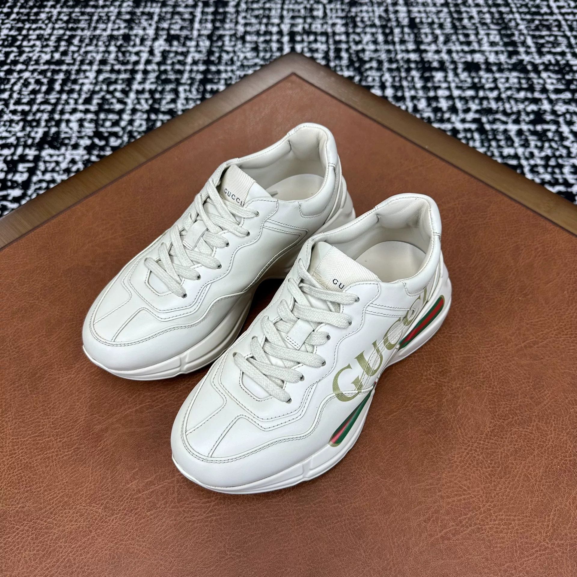 Gucci Gucci Printed Lowtop Sneakers it_36 Women Size US 6 / IT 36 - 1 Thumbnail