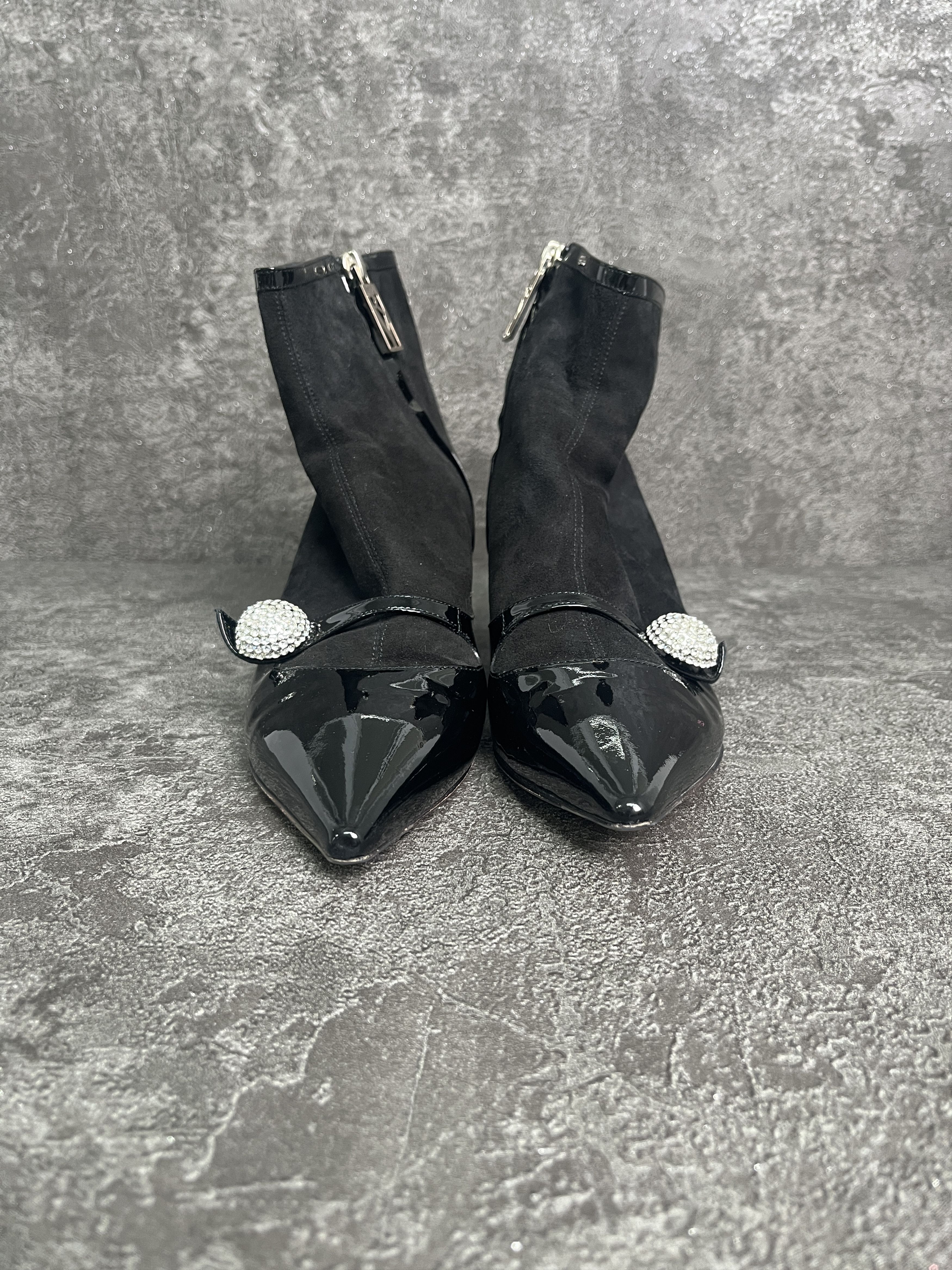 Roger Vivier Roger Vivier Suede Ankle Boots With Crystal Embellished Size US 6 / IT 36 - 5 Thumbnail
