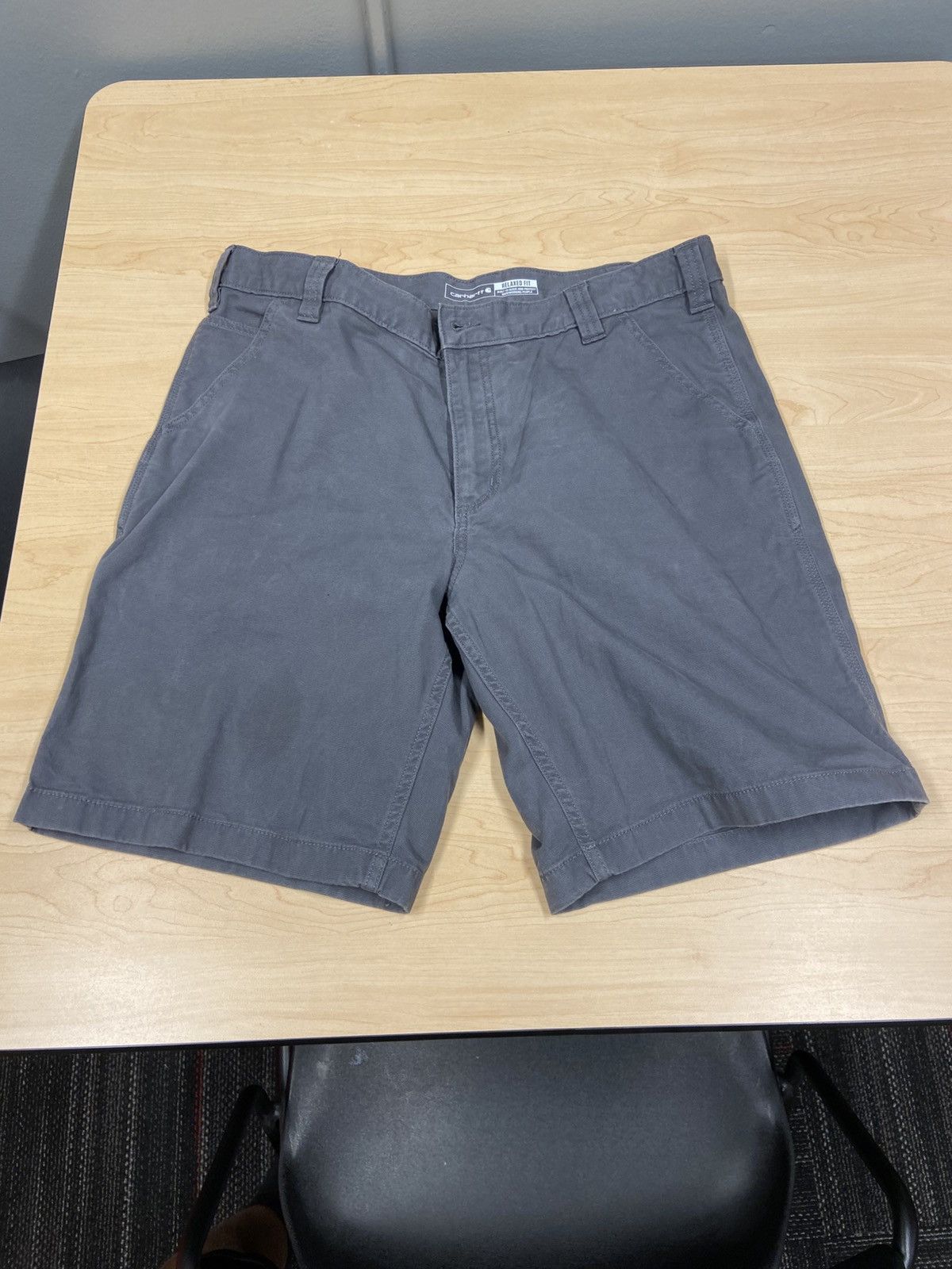Carhartt Carhartt Relaxed Fit Grey shorts Size US 38 / EU 54 - 1 Thumbnail