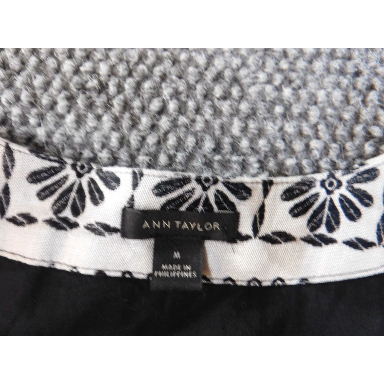 Ann Taylor Ann Taylor Loft Blouse Shirt Womens Medium White Geometric Tie Round Neck Short Sleeve Lined Cotton Rayon Casual Size M / US 6-8 / IT 42-44 - 4 Thumbnail
