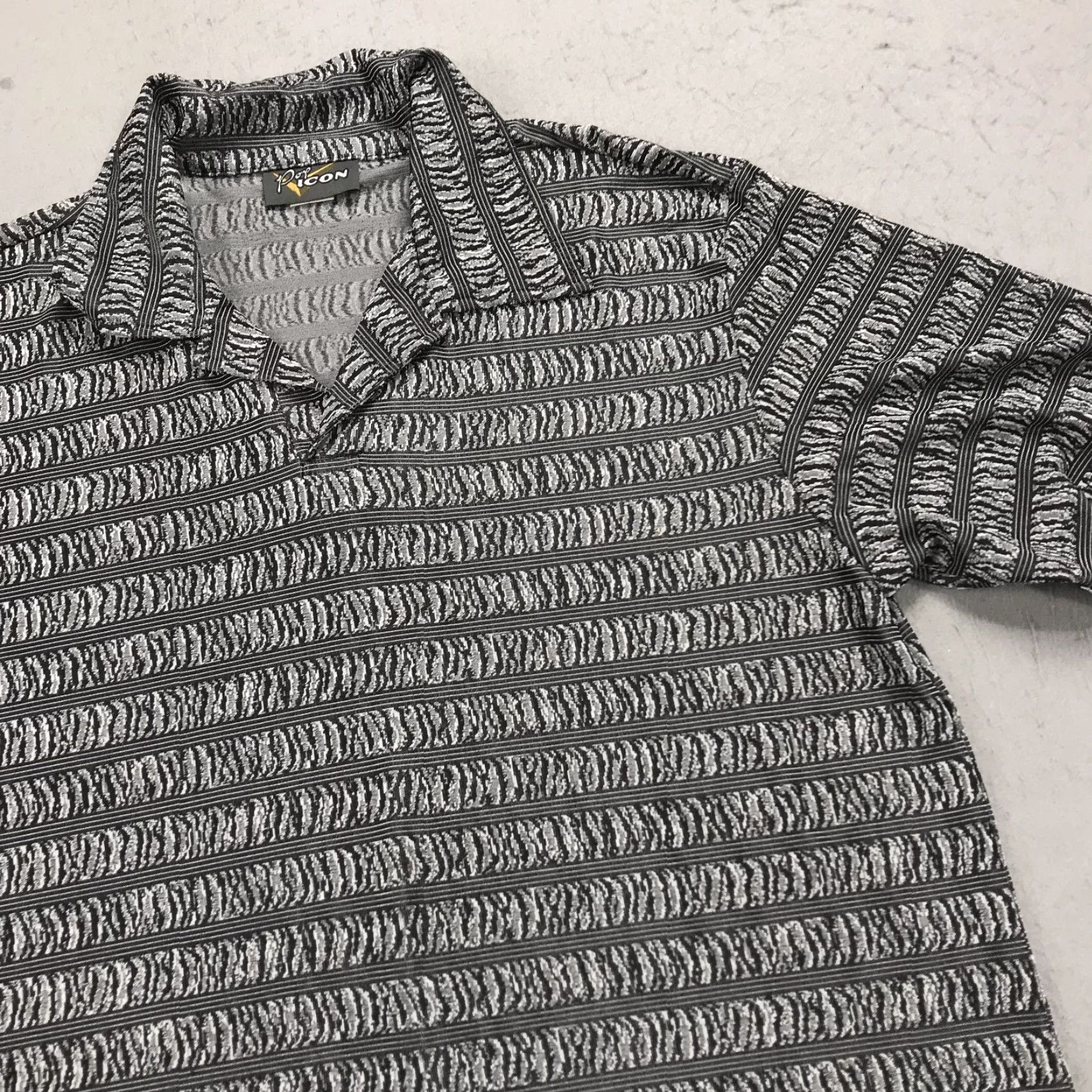 Vintage VINTAGE Pop Icon Shirt Mens XL Gray 90s Button-Up Collared Short Sleeve Classic Casual Regu lar Fit Size US XL / EU 56 / 4 - 3 Thumbnail