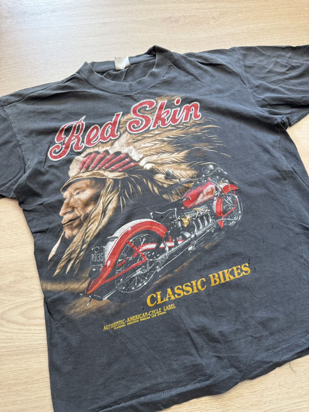 Vintage Vintage 90’s Indian Motorcycle Red Skin Distressed T-Shirt Size US S / EU 44-46 / 1 - 2 Thumbnail