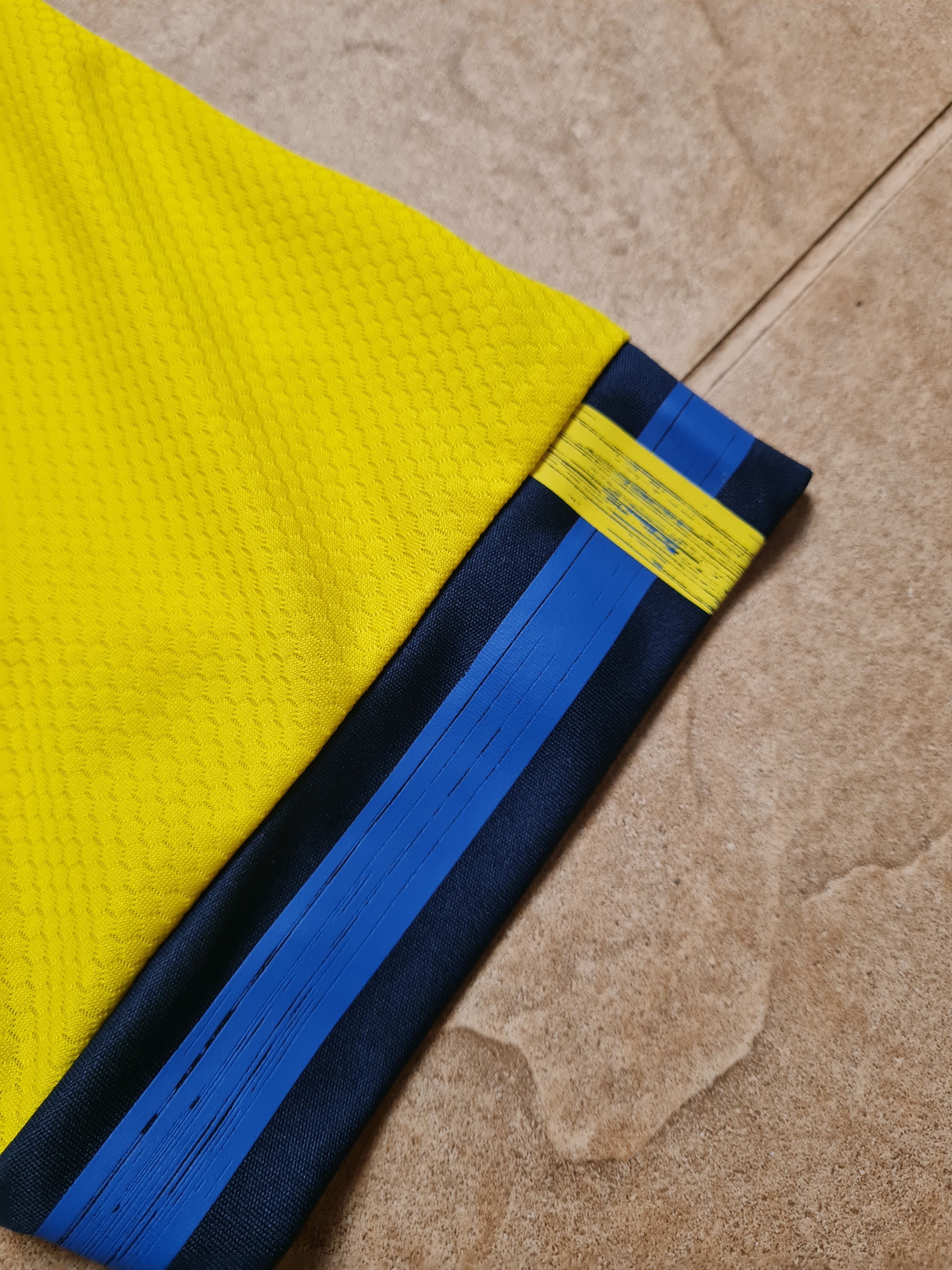 Adidas Sweden 2020-2021 Home Football Adidas Shirt Camiseta FH7613 Size US S / EU 44-46 / 1 - 23 Thumbnail