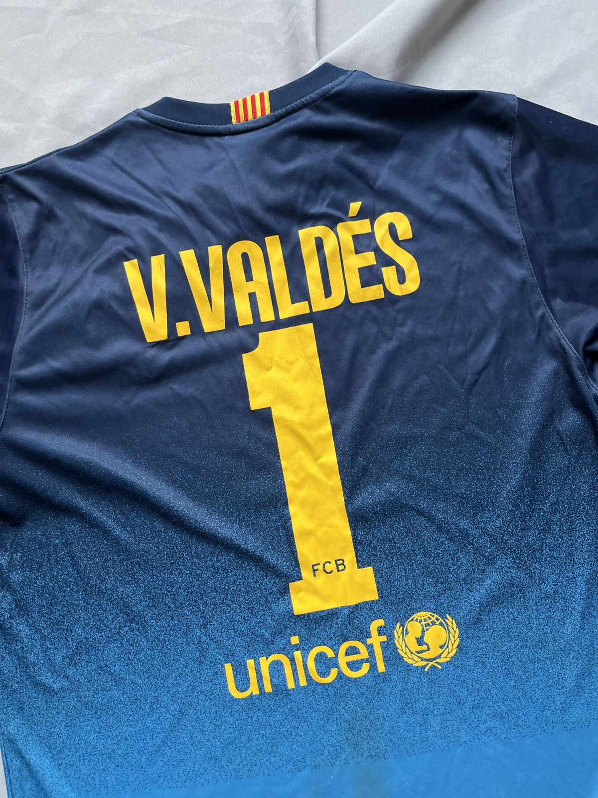 Other F.C. Barcelona V.Valdes Qatar Foundation Long Sleeve Jersey Size US L / EU 52-54 / 3 - 12 Thumbnail