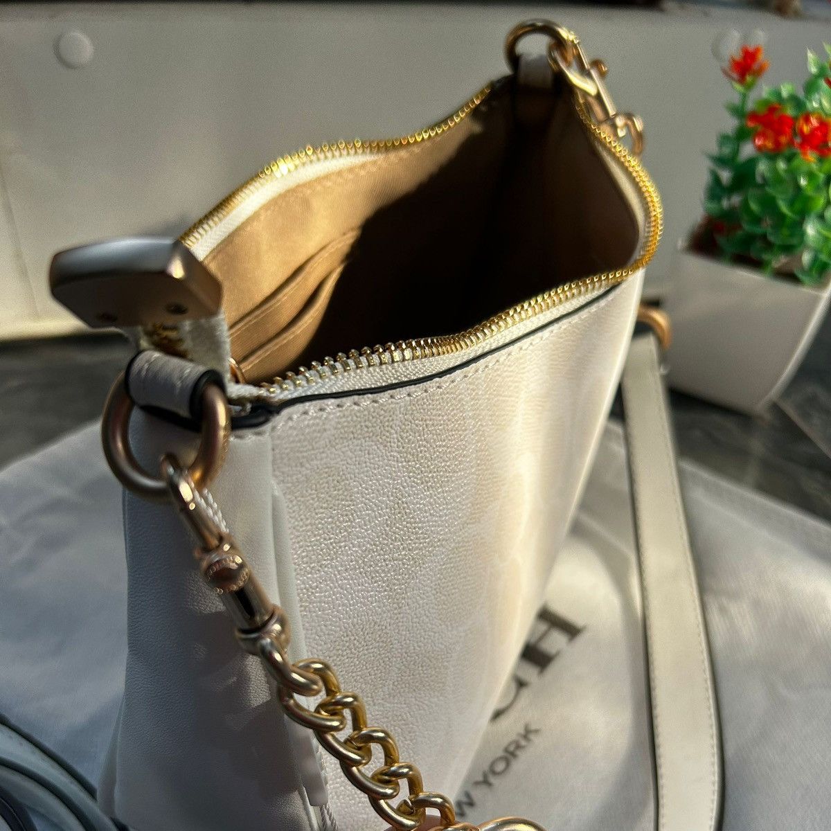 Coach Coach white Teri Shoulder Bag in Signature Canvas Size ONE SIZE - 9 Thumbnail