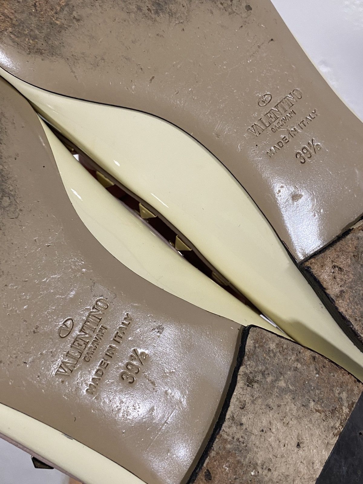 Valentino Valentino Rockstud Beige Patent Ballet Flats Size: 37.5 Size US 7.5 / IT 37.5 - 9 Thumbnail