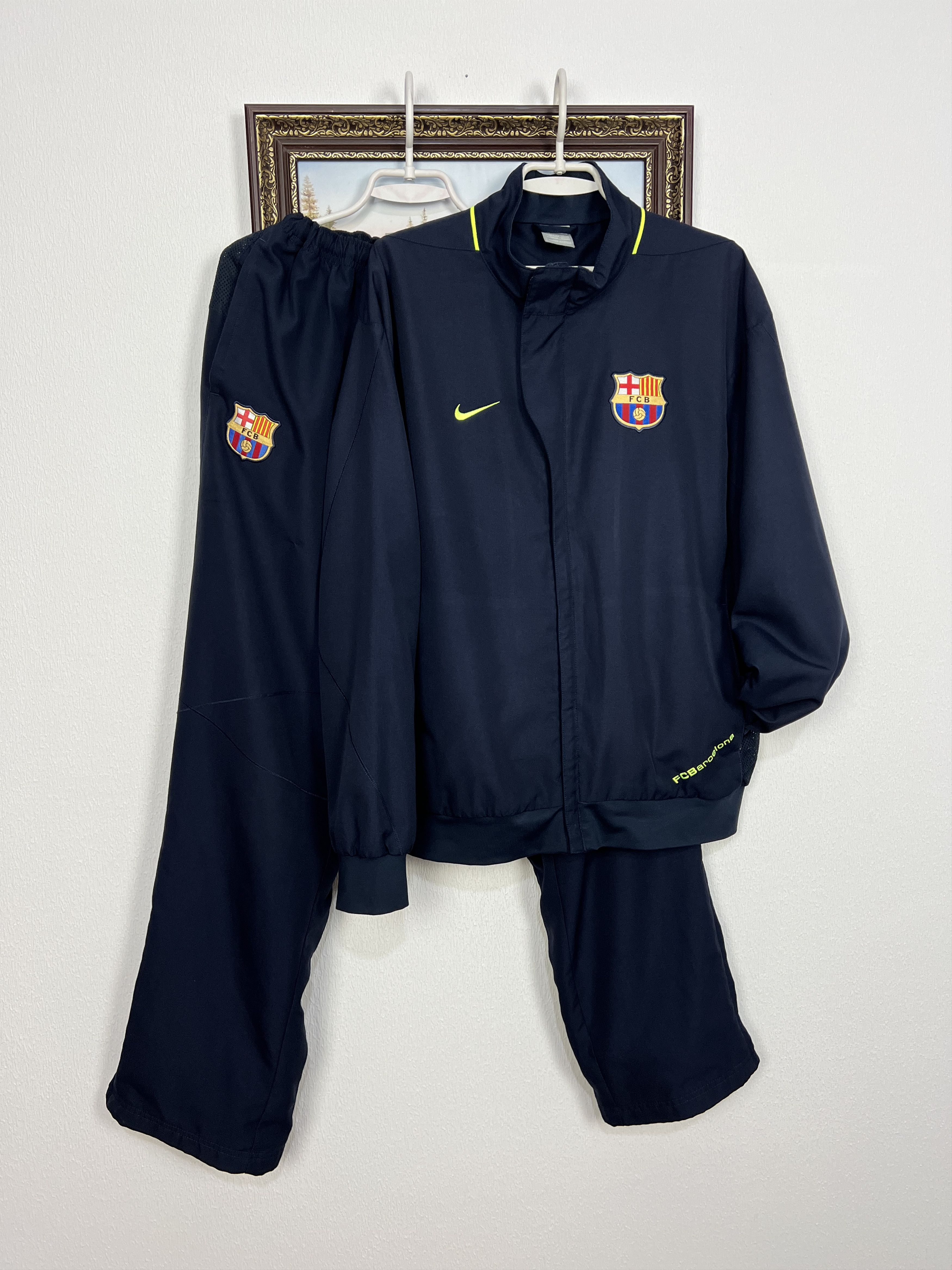 Nike Vintage Nike Barcelona Football Suit Soccer Jacket Pants Set Size US L / EU 52-54 / 3 - 1 Thumbnail