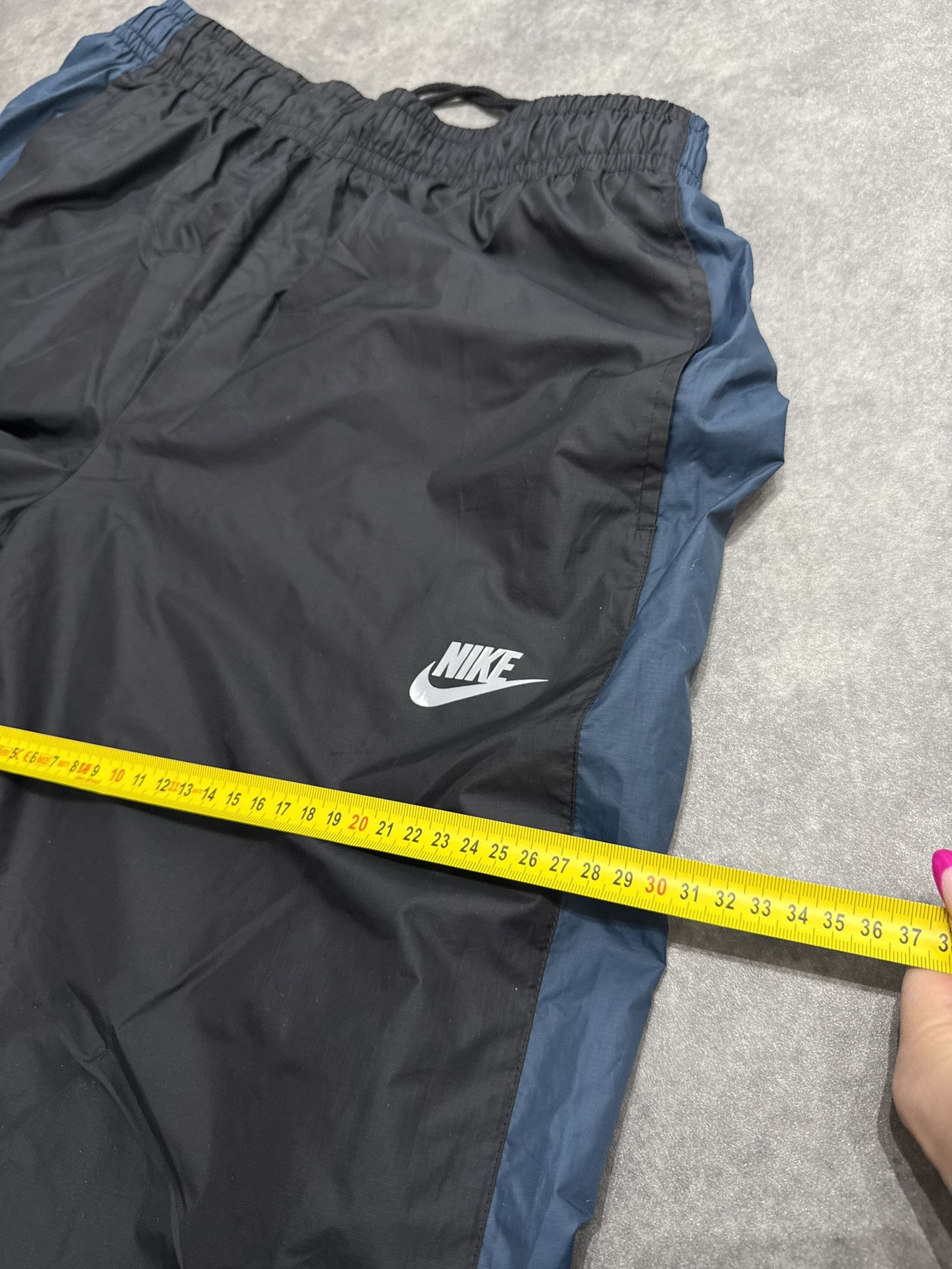 Nike Vintage Nike Windbreaker Track Pants Black/Blue Size US 32 / EU 48 - 4 Thumbnail