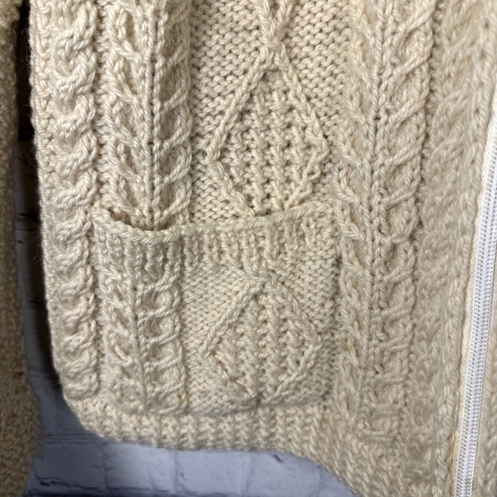 Vintage VINTAGE Aran Handknits Una O’Neil Cardigan Sweater Full Zip Wool Cableknit Pockets Ivory M Womens Size M / US 6-8 / IT 42-44 - 3 Thumbnail