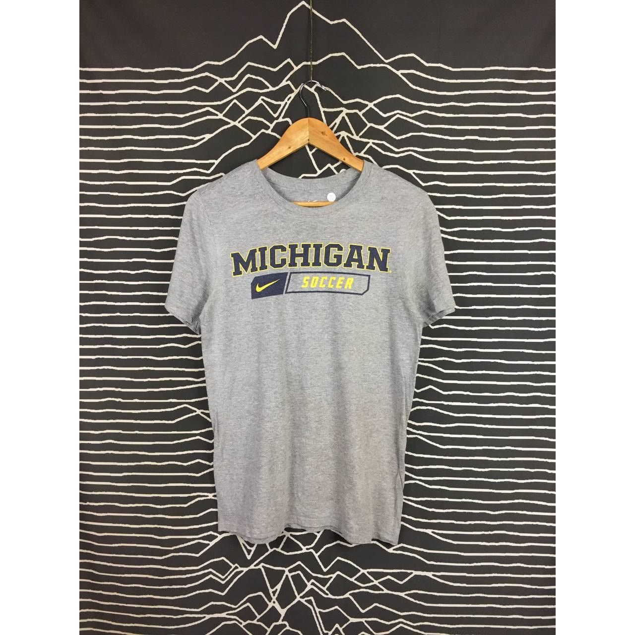 Nike Nike Michigan Wolverines Soccer Short Sleeve Tee Size US S / EU 44-46 / 1 - 2 Thumbnail