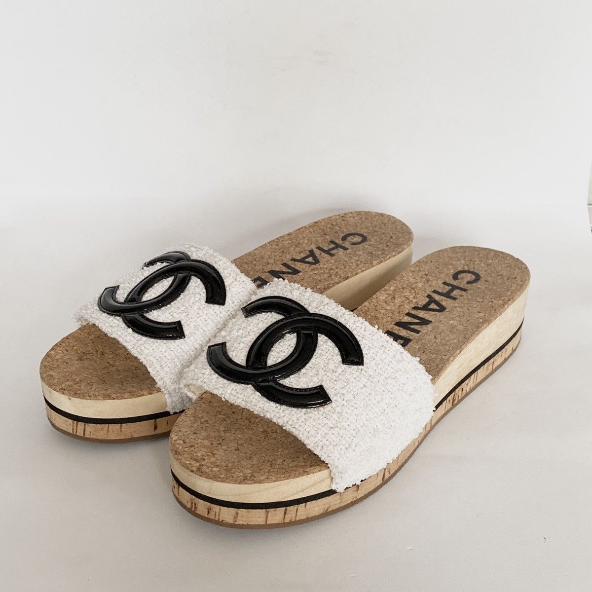 Chanel Chanel 20p Tweed CC logo Mules Size US 7.5 / IT 37.5 - 1 Thumbnail