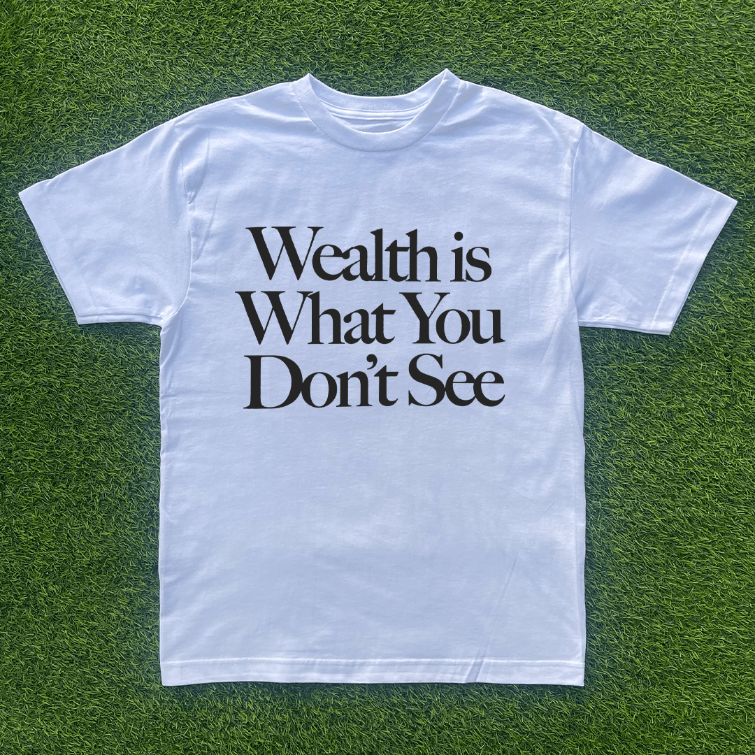 Vintage WEALTH IS WHAT YOU DON'T SEE TSHIRT Size US L / EU 52-54 / 3 - 1 Preview