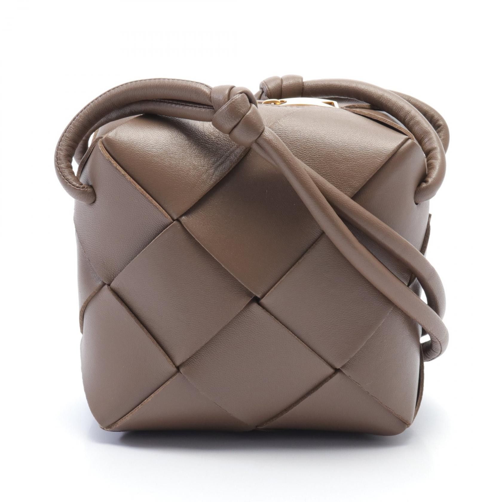 Bottega Veneta Bottega Veneta Leather Cassette Shoulder Bag Leather Shoulder Bag 701915 in Great Condition Size ONE SIZE - 1 Thumbnail