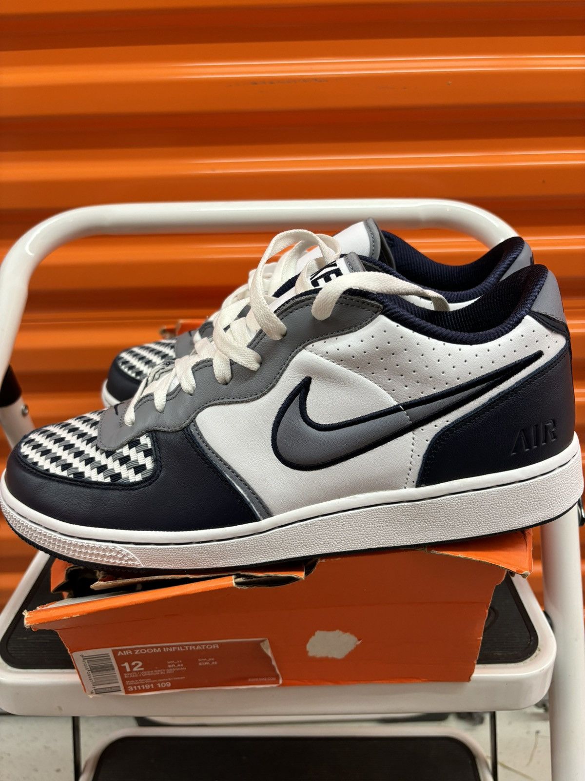 Nike × Vintage ***FINAL DROP***RARE 2007 NIKE INFILTRATOR WEAVE LOW SHOE 12 Size US 12 / EU 45 - 10 Thumbnail