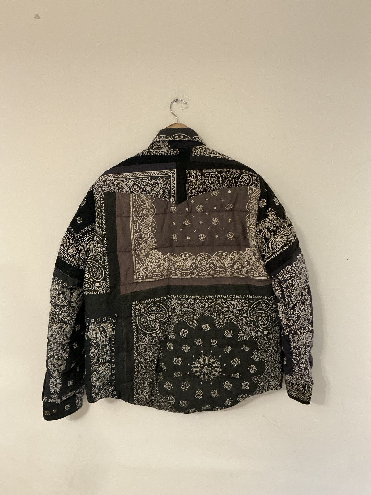 Black Kerchief sz 4 2019
