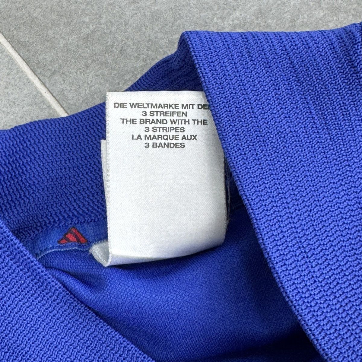 Vintage Vintage Adidas France National 2002/2004 Home Soccer Jersey Size US M / EU 48-50 / 2 - 12 Thumbnail