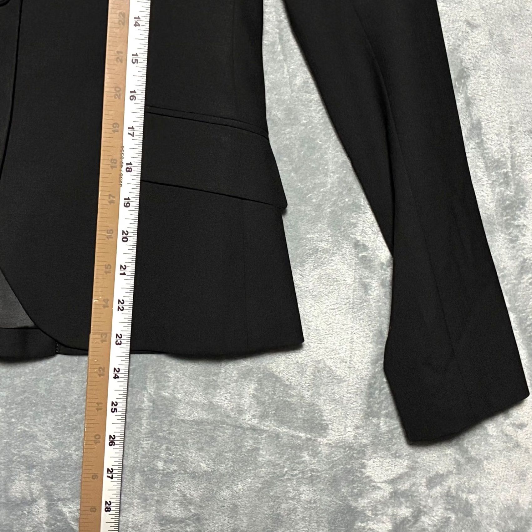 Theory VINTAGE EUC Theory Wool Blend Single Button Tailored Blazer Womens 4 Black Size S / US 4 / IT 40 - 8 Thumbnail