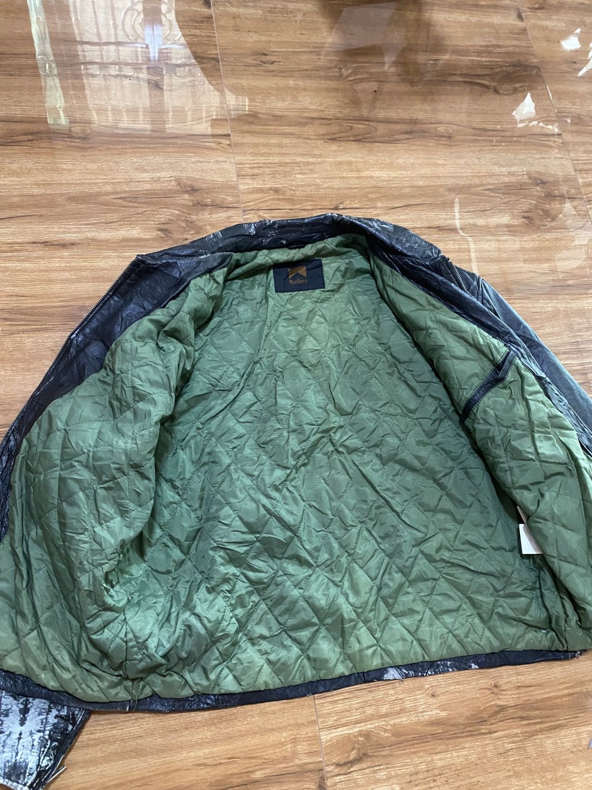 Marlboro × Vintage The Marlboro leather jacket has very cool details Size US M / EU 48-50 / 2 - 13 Thumbnail