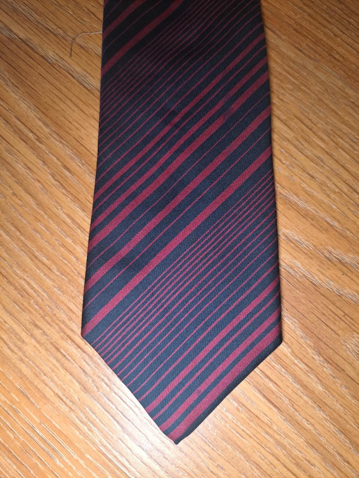 Givenchy Givenchy Italian Silk Tie Red Blue Striped Made in France Size ONE SIZE - 1 Thumbnail