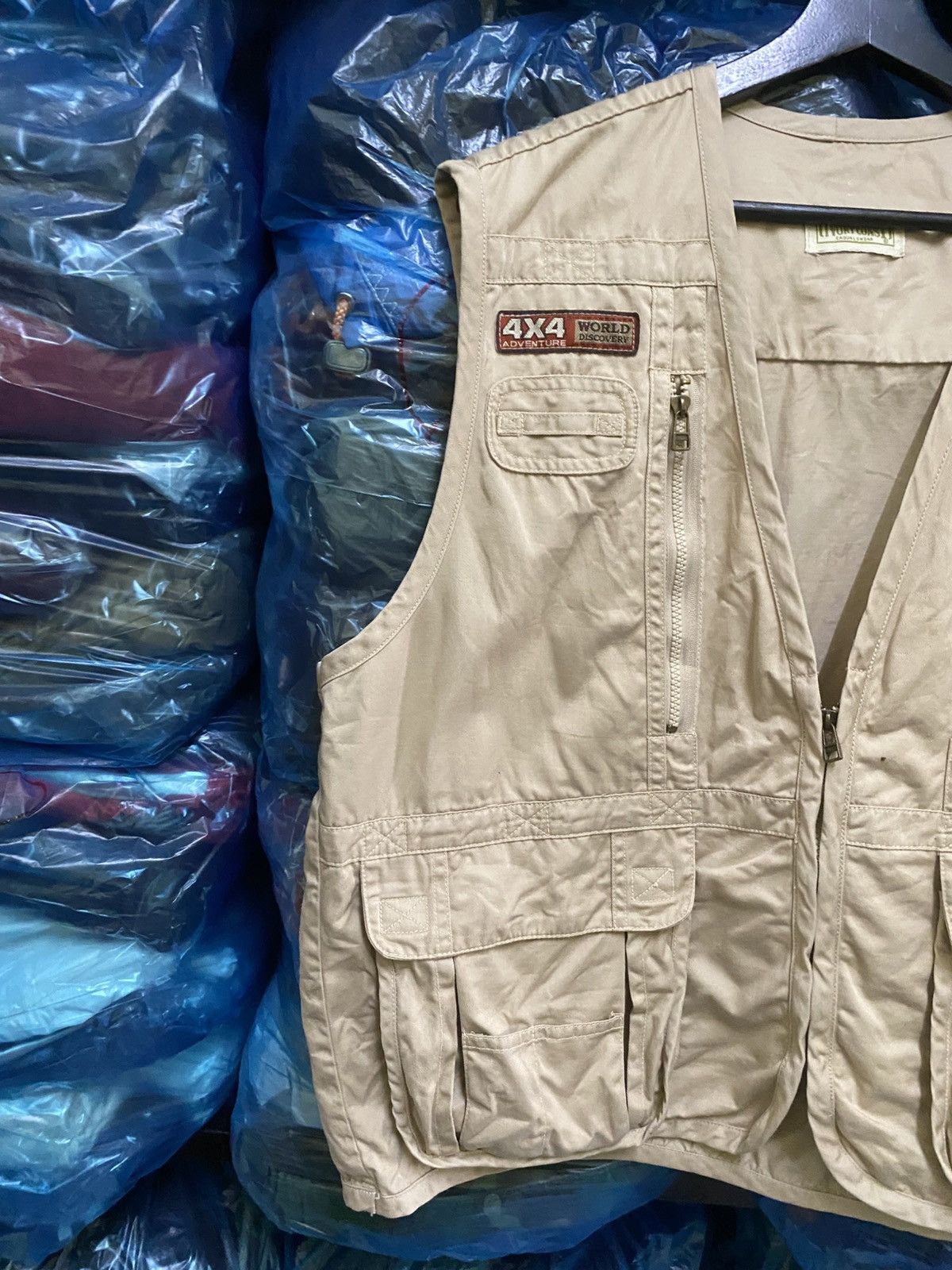 Urban Outfitters VINTAGE IVORY COAST CASUAL WEAR UTILITY VEST JACKET Size US L / EU 52-54 / 3 - 5 Thumbnail