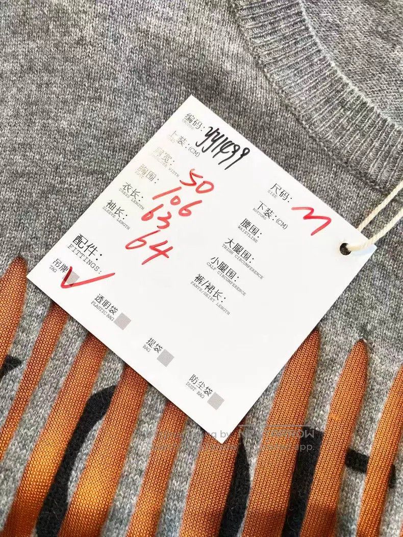 Loewe Loewe Cashmere Cutout Letter Big Logo Knit Sweater Size M / US 6-8 / IT 42-44 - 9 Thumbnail