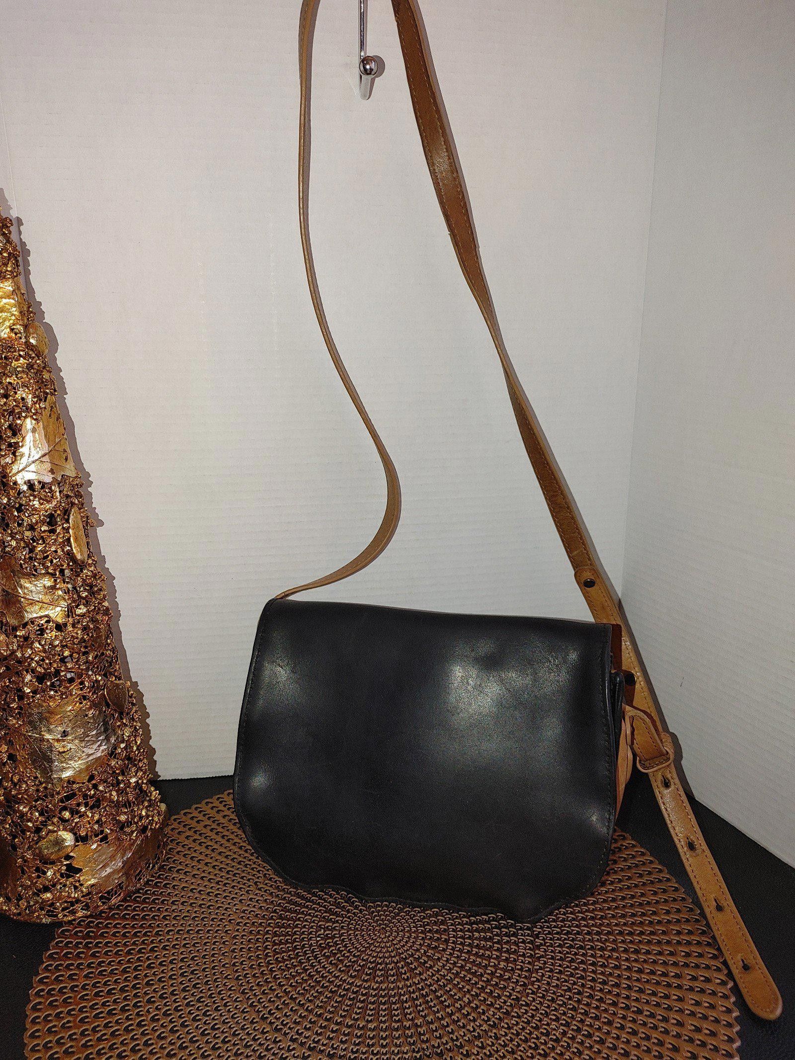 L.L. Bean L.L. Bean Signature Leather Flap Bag Size ONE SIZE - 2 Thumbnail