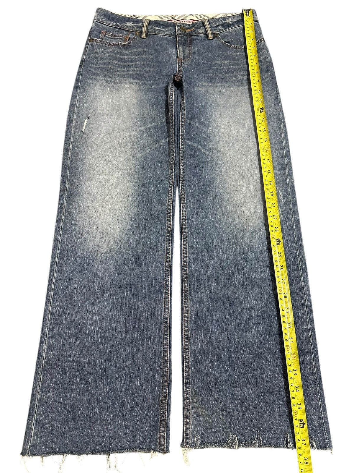 Burberry Vintage Burberry Blue Label Faded Wash Baggy Jeans Size US 31 - 13 Thumbnail