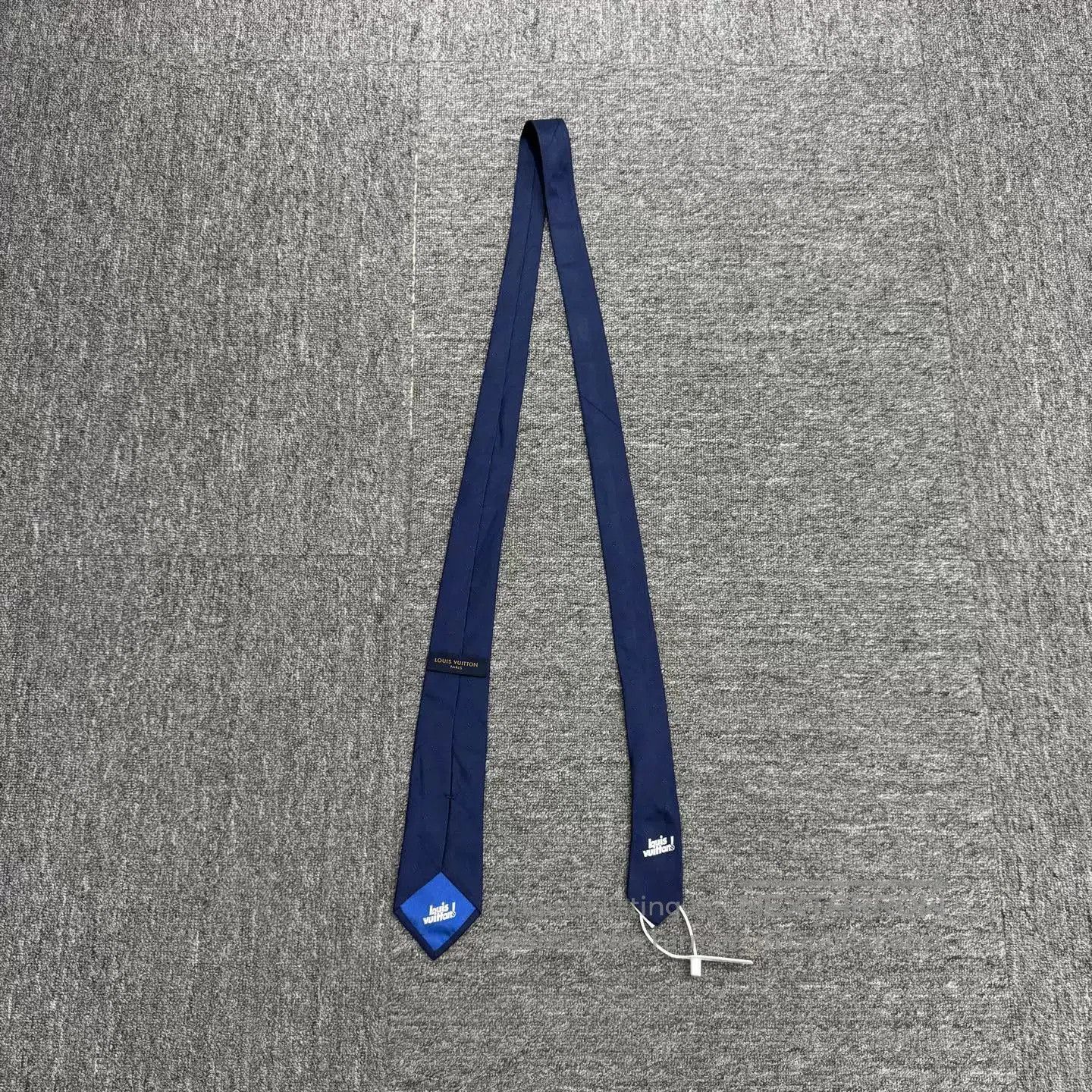 Louis Vuitton Louis Vuitton LV Monogram Tie. Size ONE SIZE - 4 Thumbnail
