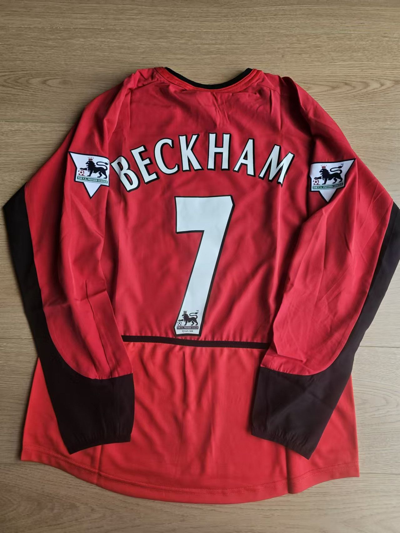 Other 2002 04 MUFC #7 David Beckham Jersey Size US M / EU 48-50 / 2 - 1 Thumbnail
