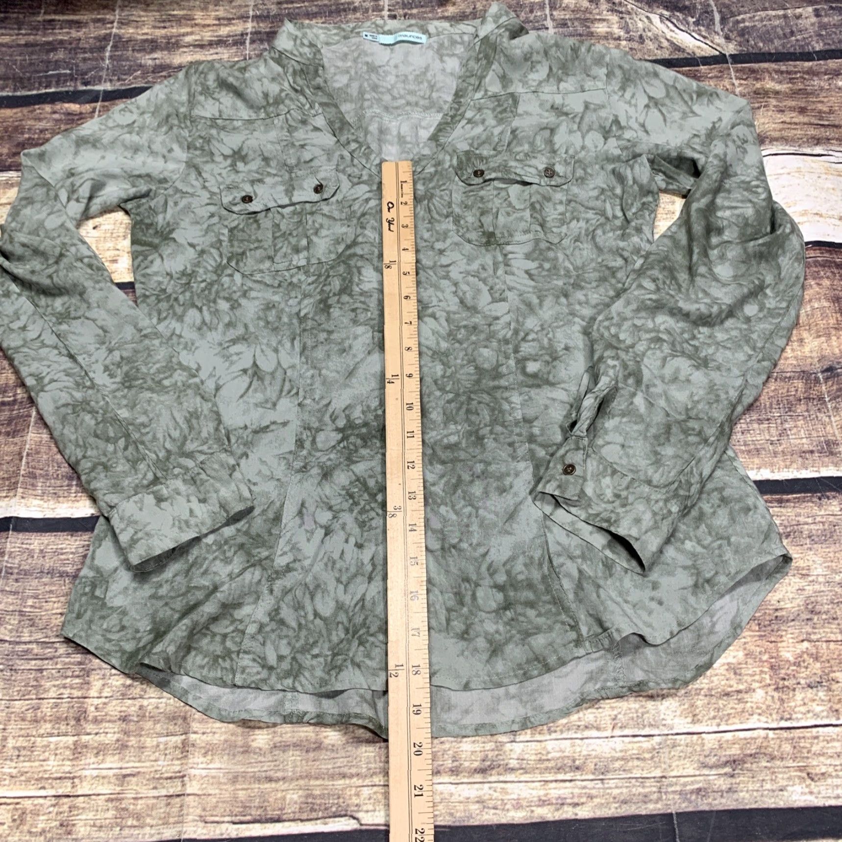 Vintage Maurices Button-Up Shirt Women’s Long Sleeve V-Neck Green Tie Die, Size M, Casual, Rayon, Button Accents, Regular Fit, Womens Size M / US 6-8 / IT 42-44 - 6 Thumbnail