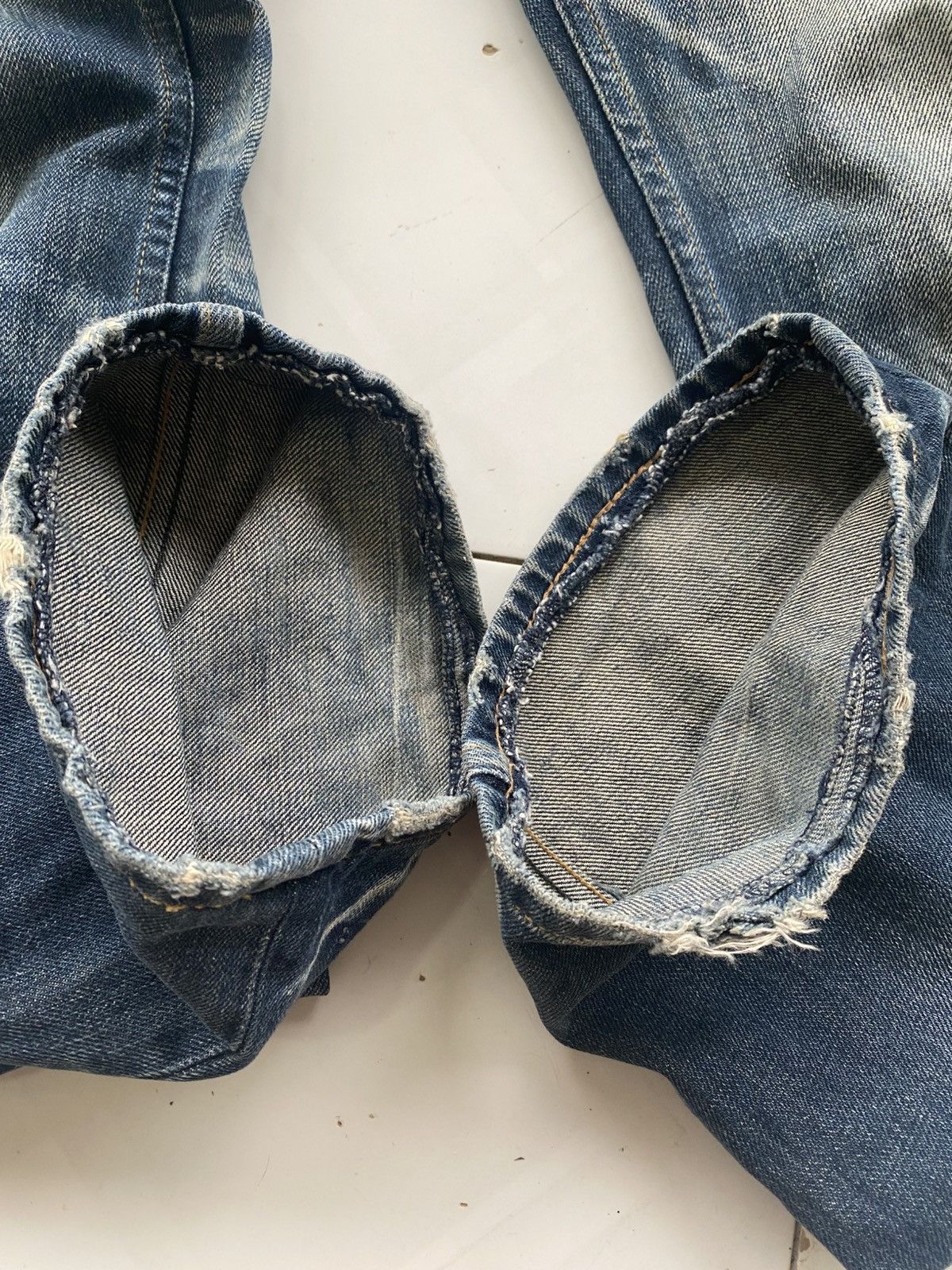 Roar Roar Crossgun Swarovski Distress Jeans Size US 31 - 13 Thumbnail