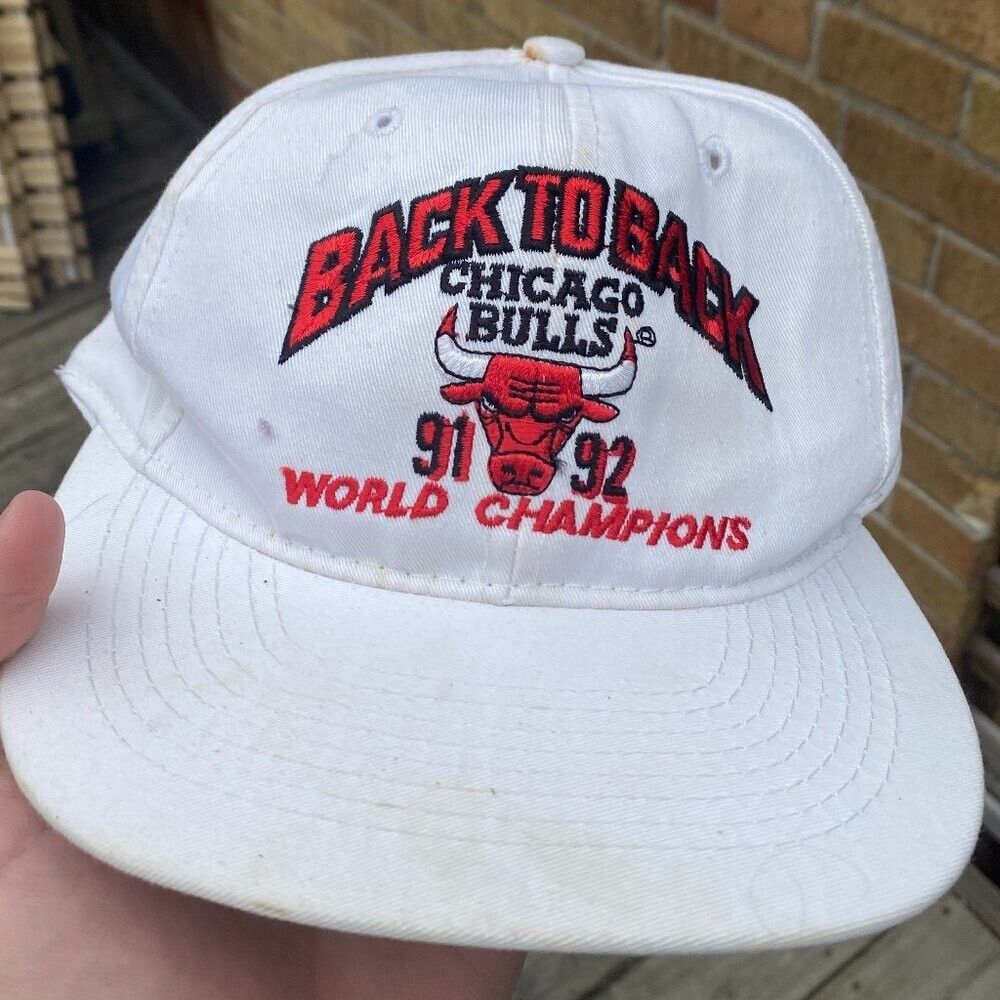 NBA × Vintage Vintage 1992 NBA Chicago Bulls Back to Back Champions Jorda Size ONE SIZE - 1 Thumbnail