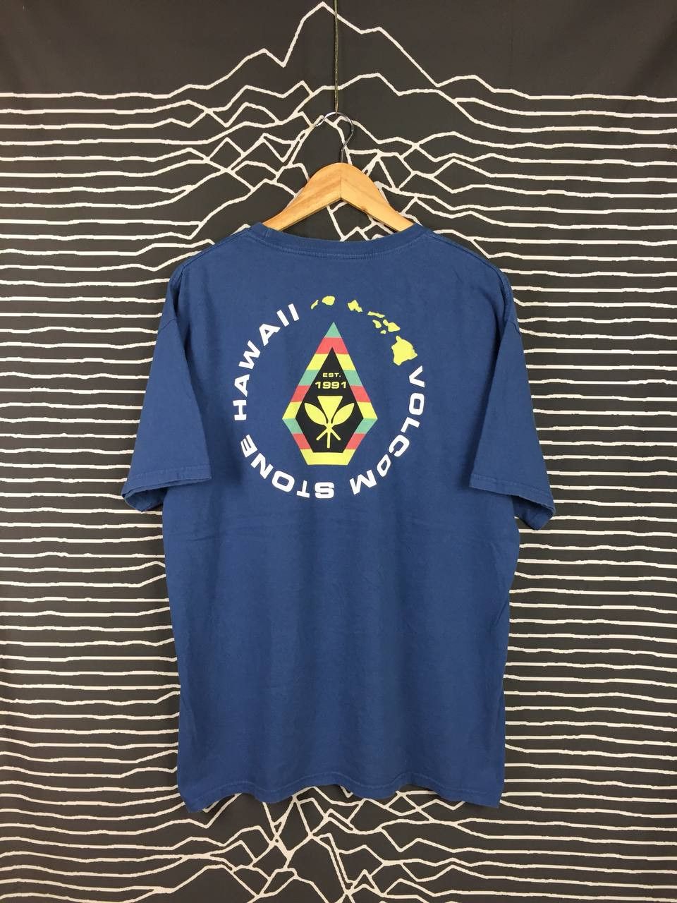 Vintage × Volcom Volcom Stone Hawaii Big Logo Skateboards Tee Size US L / EU 52-54 / 3 - 1 Thumbnail