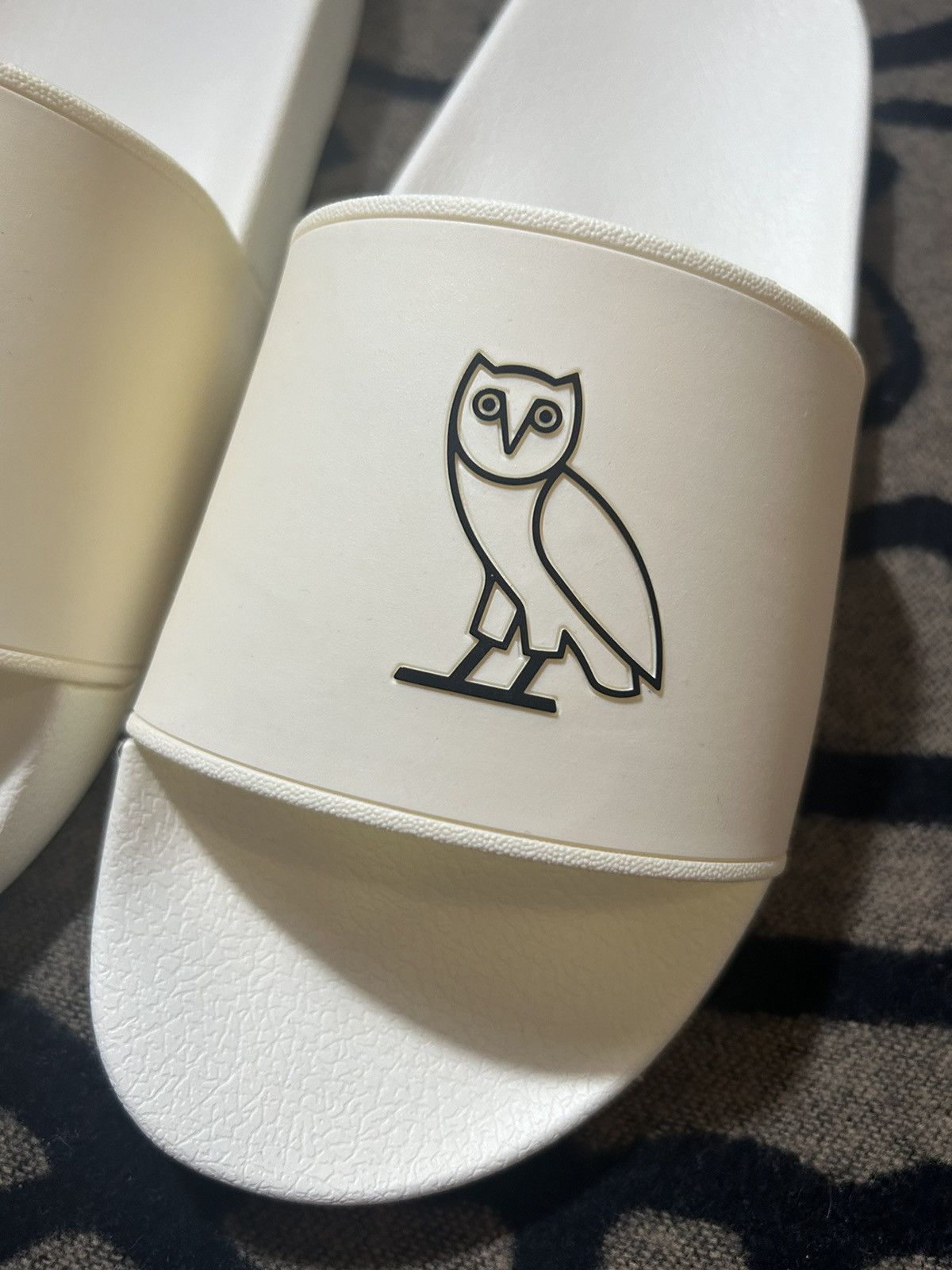 Drake 2021 Octobers Very Own Og Owl Cream Slide Size US 9 / EU 42 - 3 Thumbnail