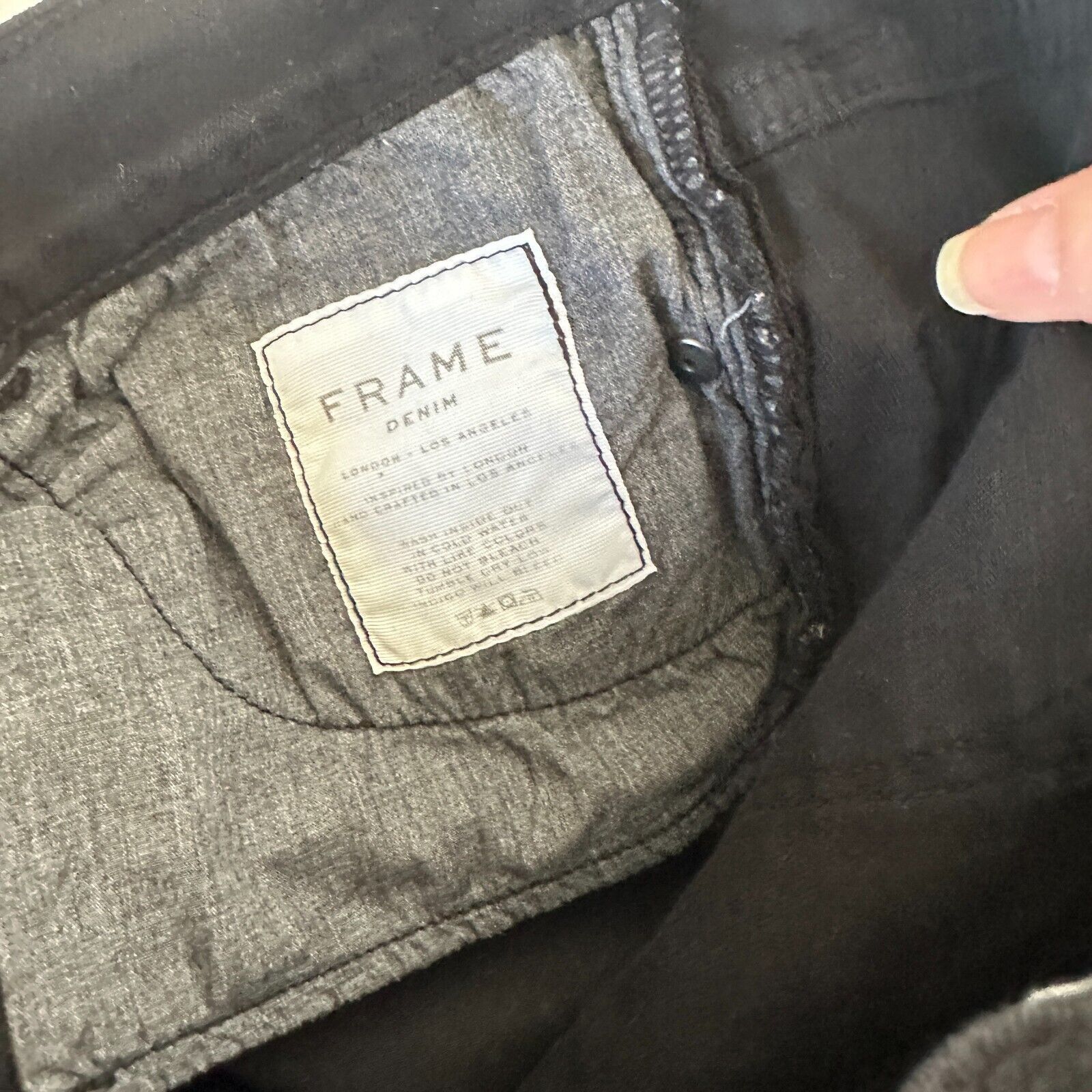 Frame Frame Black Denim Le Skinny de Jeanne Distressed Jean Raw 27 Size 27" / US 4 / IT 40 - 10 Thumbnail