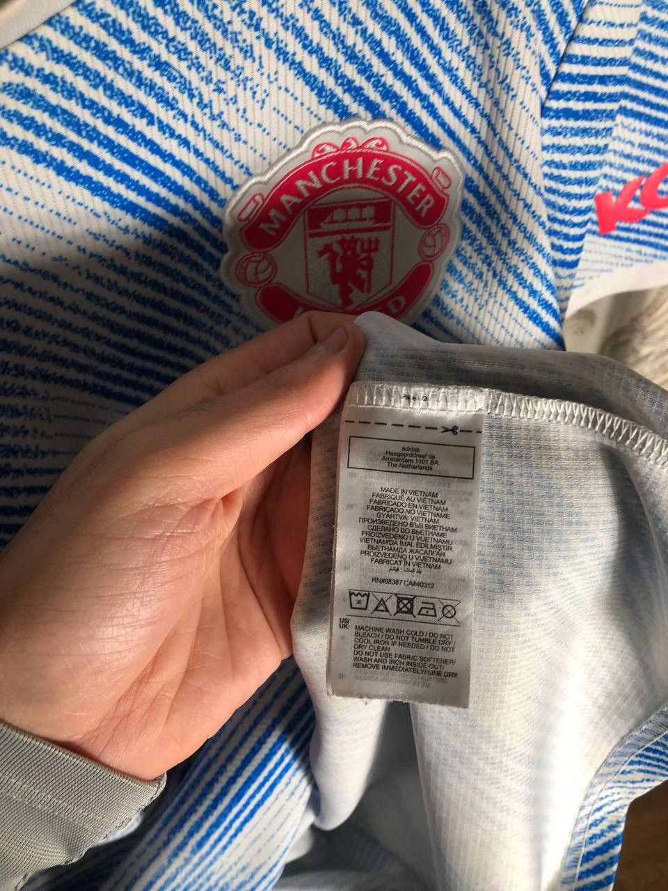 Adidas VINTAGE ADIDAS FC MANCHESTER UNITED ENGLAND SOCCER JERSEY Size US XL / EU 56 / 4 - 5 Thumbnail