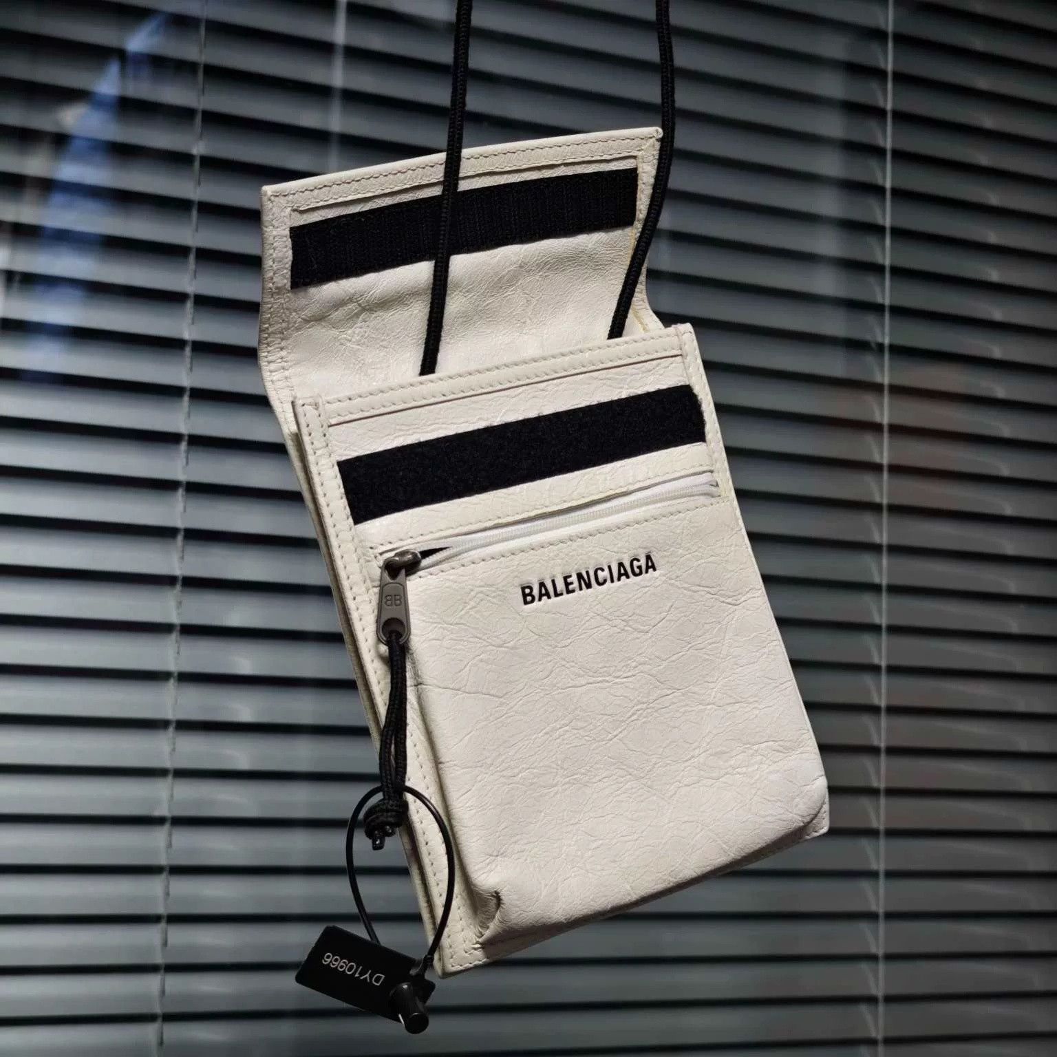 Balenciaga Balenciaga Lambskin Multi-Card Crossbody Bag Size ONE SIZE - 1 Thumbnail