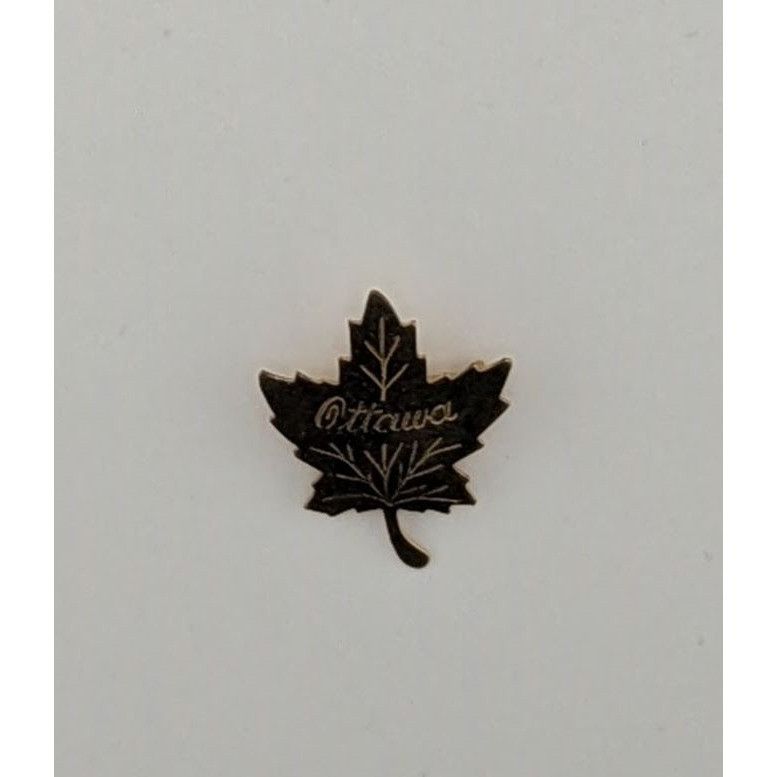 Other Vintage Canadian Ottowa Engraved Maple Leaf Gold Tone Souven Size ONE SIZE - 5 Thumbnail