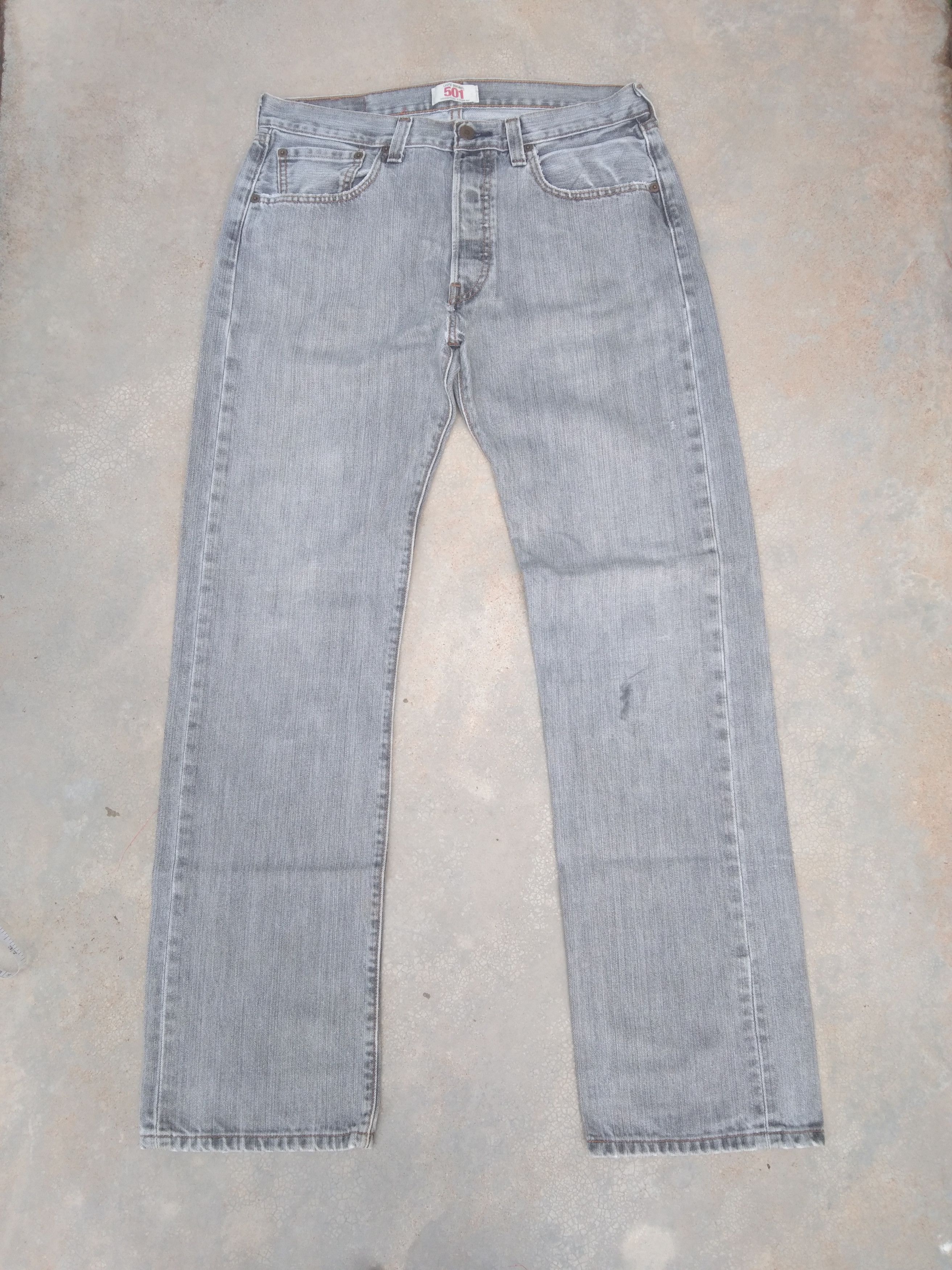 Levi's Vintage Levi's 501 Grey Straight Leg Jeans 32x32 Size US 32 / EU 48 - 1 Thumbnail