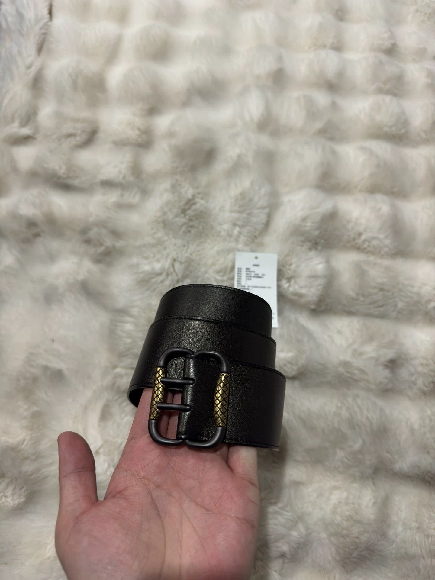 Bottega Veneta Brand new Bottega Veneta (bv) black and gold leather belt. Size ONE SIZE - 1 Thumbnail