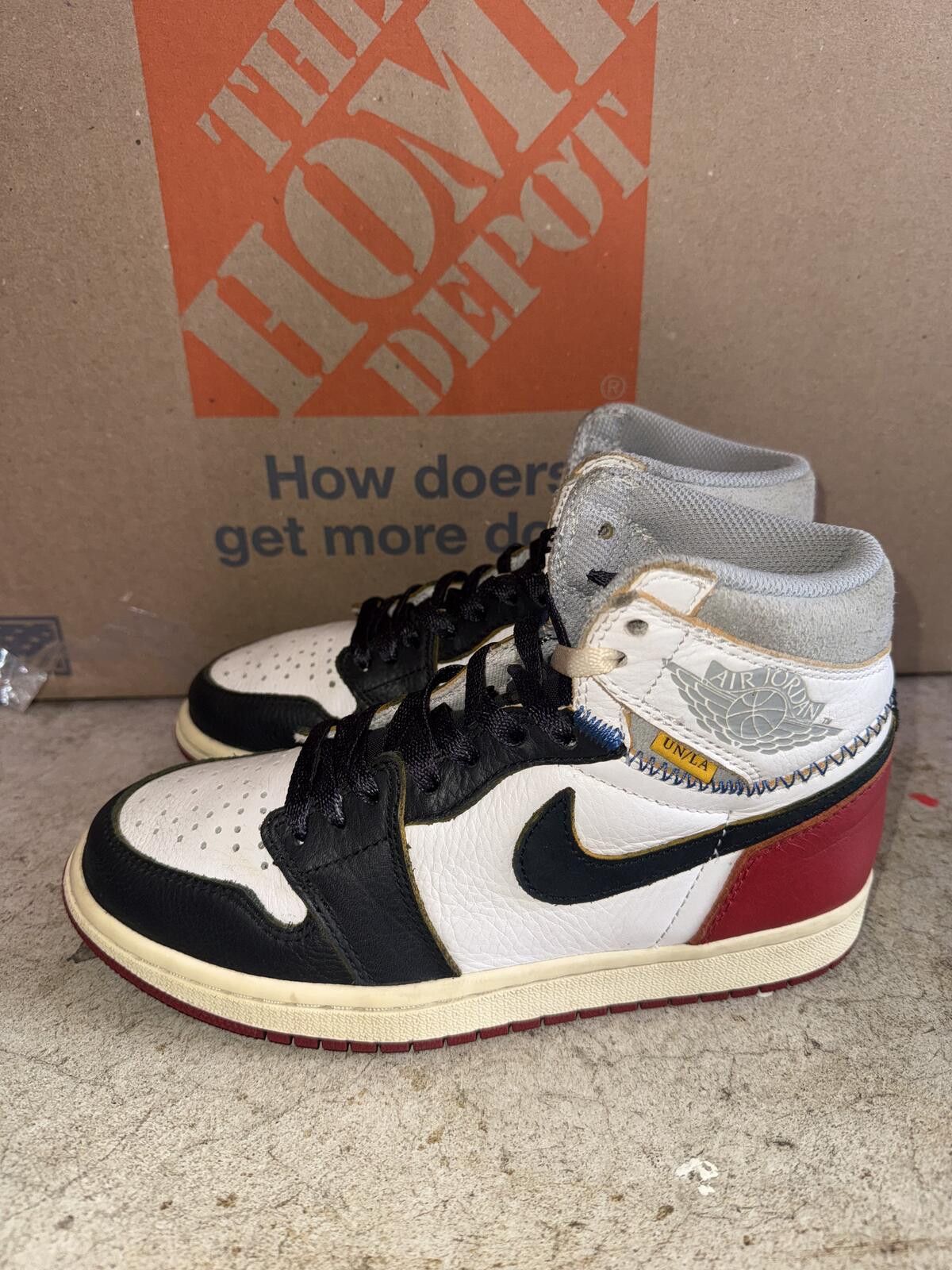 Nike Jordan 1 Retro High Union Los Angeles Black Toe Size US 5.5 / EU 38 - 2 Thumbnail