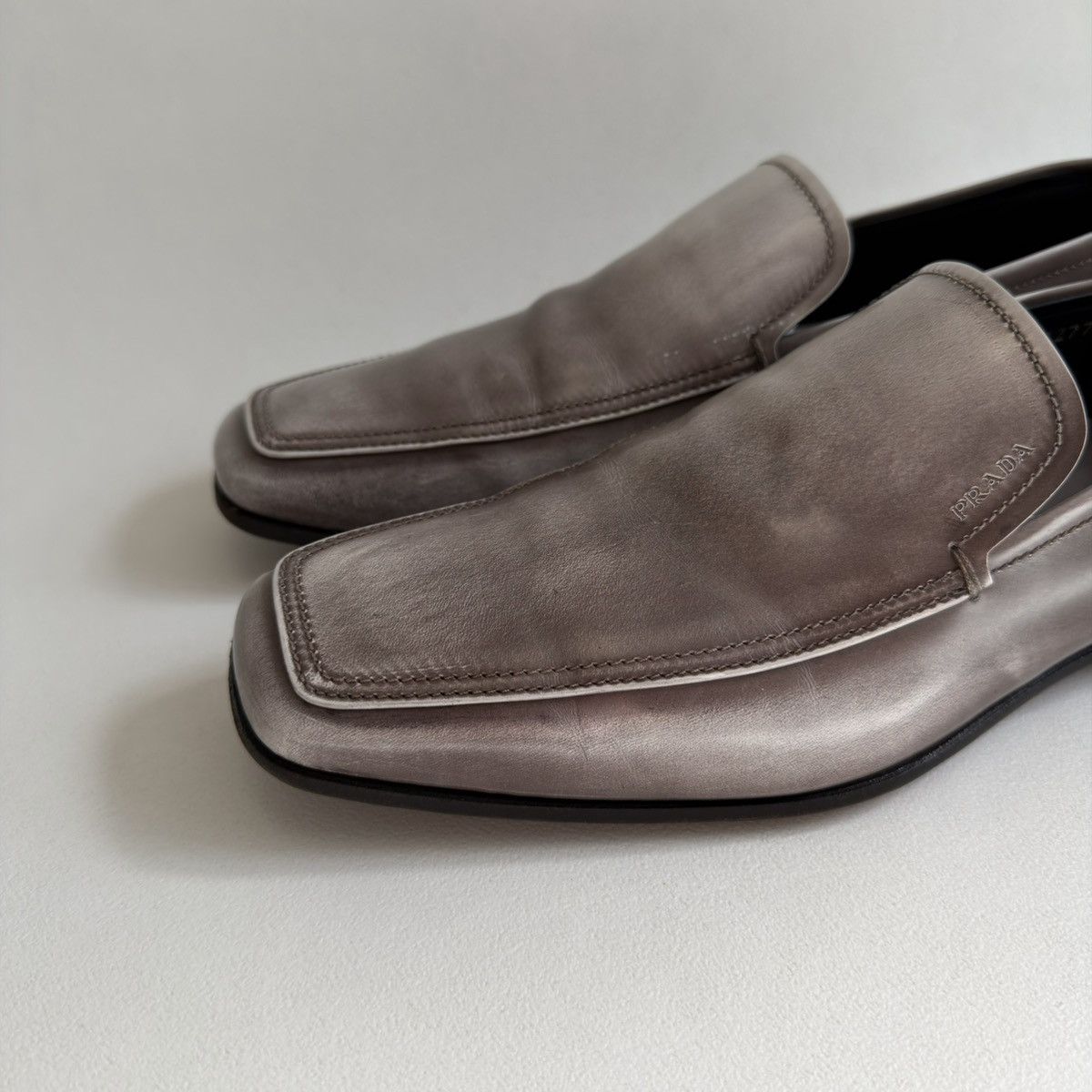 Prada Burnished Gray Leather Square Toe Loafers Size US 8.5 / EU 41-42 - 9 Thumbnail