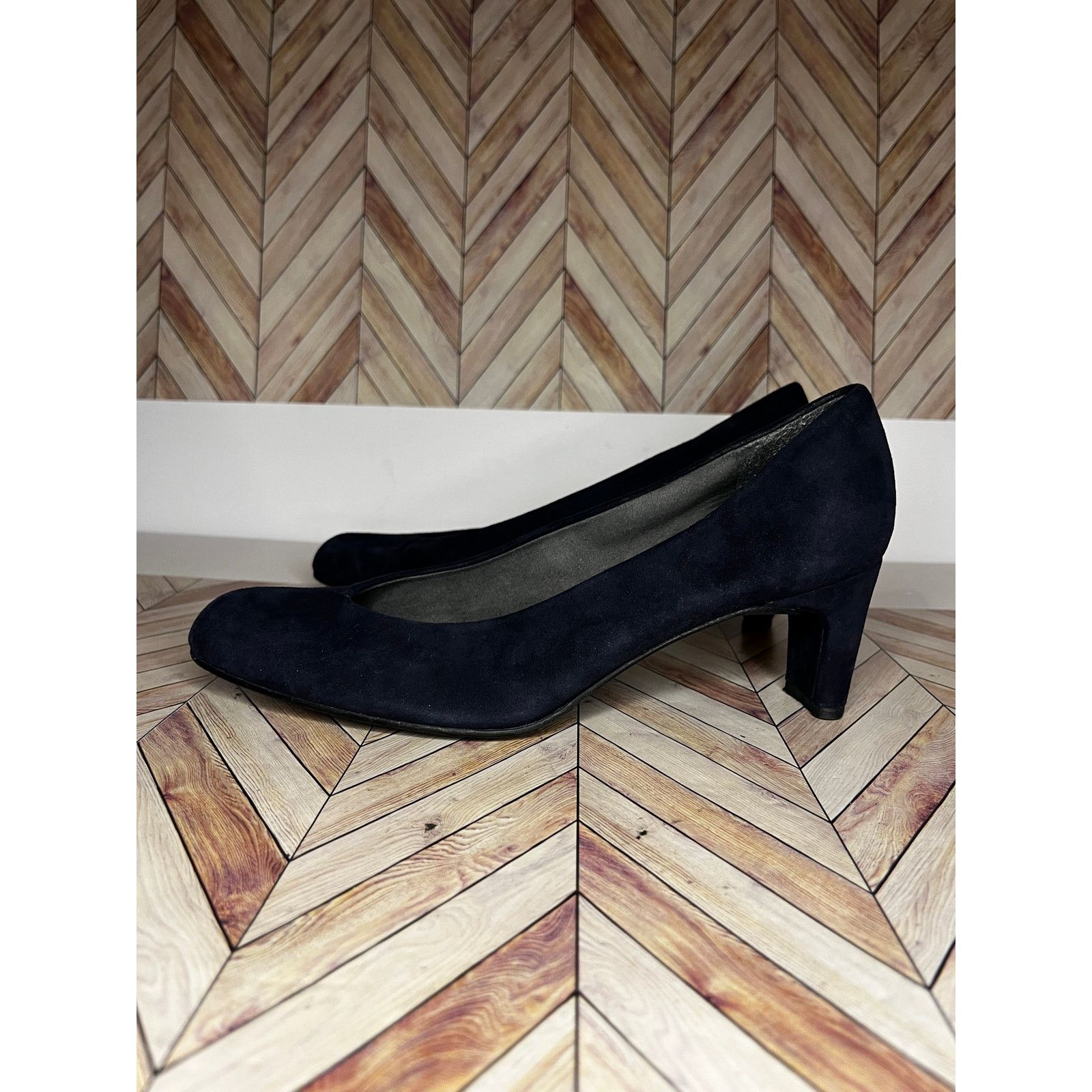 Stuart Weitzman Stuart Weitzman Alma Suede Heeled Pump Shoes Navy Womens 7.5 Size US 7.5 / IT 37.5 - 7 Thumbnail
