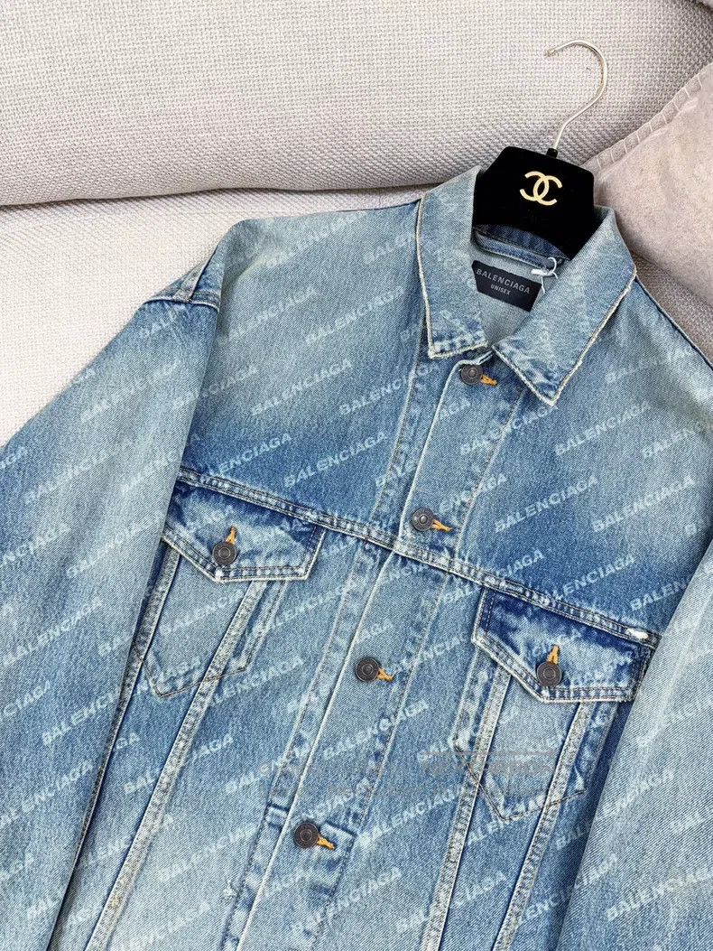 Balenciaga Balenciaga Gradient Full Print Letter Logo Denim Jacket Size US XS / EU 42 / 0 - 3 Thumbnail