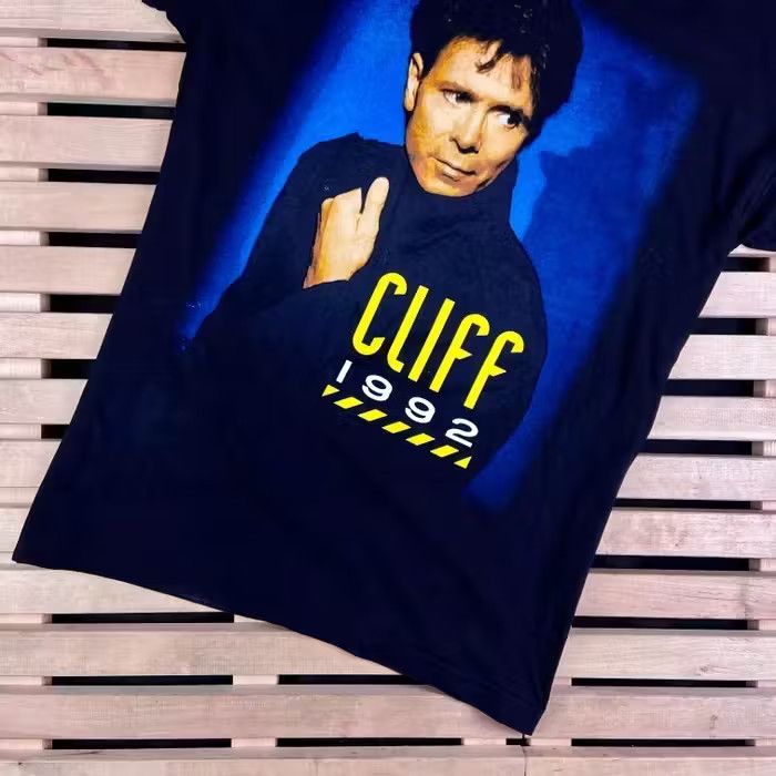 Band Tees Mens Vintage T Shirt Cliff Richard 1992 Size XL Size US XL / EU 56 / 4 - 3 Thumbnail