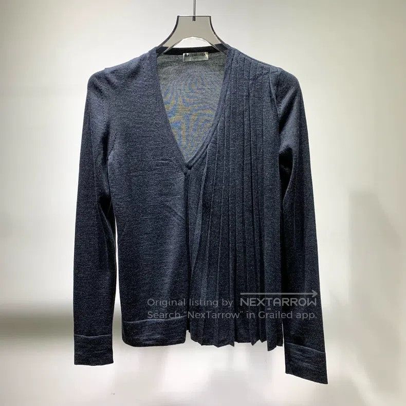Balenciaga Balenciaga V-neck knit top Size XS / US 0-2 / IT 36-38 - 1 Thumbnail